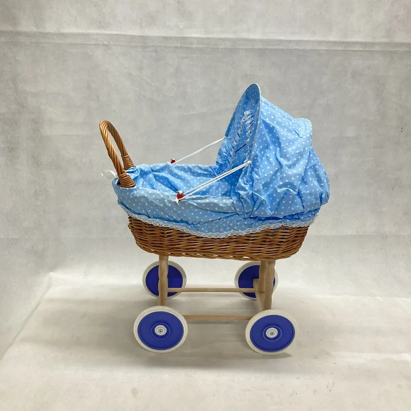 Proutěný kočárek pro panenky růžový 